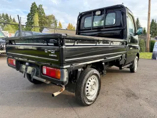 2000 Honda Acty Attack EFI 4WD, AC, PS, 5MT, Airbag, Diff Lock — Black Kei Trucks, photo 6 of 9