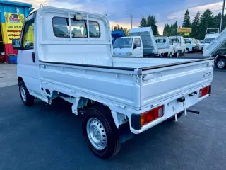 2000 Honda Acty EFI RealTime 4WD, Mid-Engine, PS, Airbag, 5MT — Taffeta White Kei Trucks, photo 5 of 9