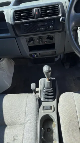 2000 Mitsubishi Minicab 4WD — 40th Anniversary — Cold A/C — 4WD Kei Trucks, photo 10 of 11