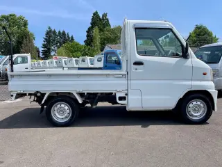 2000 Mitsubishi Minicab EFI 4WD, 2Hi-4Hi-4Lo, PS, AC, 5MT — Calgary White Kei Trucks, photo 7 of 9