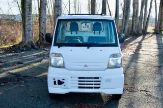 2000 Mitsubishi Minicab Special Edition 4WD, 2Hi-4Hi-4Lo, PS, AC, 5MT — Passo White Kei Trucks, photo 1 of 9