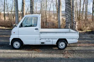 2000 Mitsubishi Minicab Special Edition 4WD, 2Hi-4Hi-4Lo, PS, AC, 5MT — Passo White Kei Trucks, photo 3 of 9