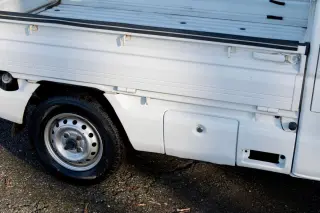 2000 Mitsubishi Minicab Special Edition 4WD, 2Hi-4Hi-4Lo, PS, AC, 5MT — Passo White Kei Trucks, photo 8 of 9