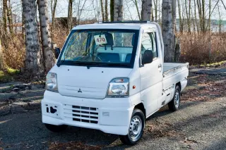 2000 Mitsubishi Minicab Special Edition 4WD, 2Hi-4Hi-4Lo, PS, AC, 5MT — Passo White Kei Trucks, photo 2 of 9