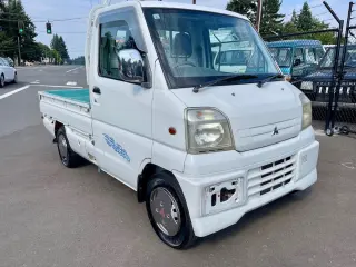 2000 Mitsubishi Minicab Special Edition RWD, PS, AC, Automatic, Rare! — White Kei Trucks, photo 1 of 9