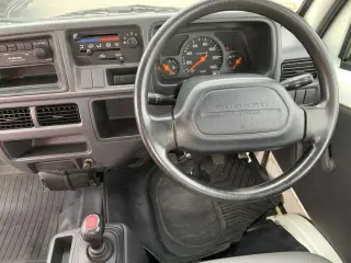 2000 Subaru Sambar EFI 4WD, 2Hi-4Hi-EL Gear, PS, AC, 5MT — Polar White Kei Trucks, photo 4 of 7