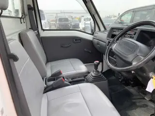 2000 Subaru Sambar EFI 4WD, 2Hi-4Hi-EL Gear, PS, AC, 5MT — Polar White Kei Trucks, photo 3 of 7