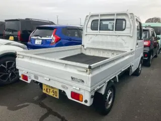 2005 Suzuki Japanese Kei Truck (ac, ps) | — White 4WD Kei Trucks, photo 3 of 6