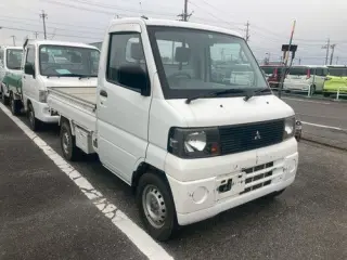 2006 Mitsubishi Minicab Japanese Kei Truck (ac, ps) | — White 4WD Kei Trucks, photo 1 of 6