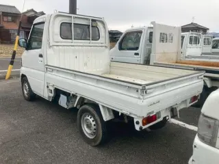 2006 Mitsubishi Minicab Japanese Kei Truck (ac, ps) | — White 4WD Kei Trucks, photo 4 of 6