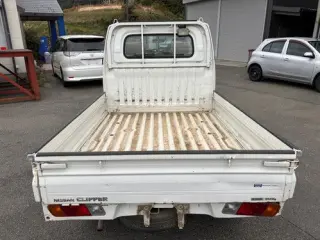 2006 Nissan Clipper Japanese Kei Truck (ac, ps) | — White 4WD Kei Trucks, photo 4 of 7