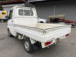 2006 Nissan Clipper Japanese Kei Truck (ac, ps) | — White 4WD Kei Trucks, photo 3 of 7