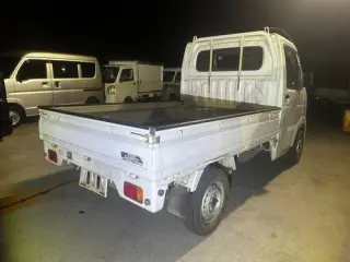 2006 Suzuki Japanese Kei Truck (ac, ps) | — White 4WD Kei Trucks, photo 3 of 6
