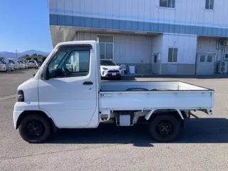 2010 Nissan Clipper Japanese Kei Truck (ac, ps) | — White 4WD Kei Trucks, photo 3 of 5