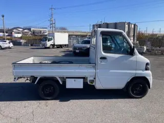 2010 Nissan Clipper Japanese Kei Truck (ac, ps) | — White 4WD Kei Trucks, photo 2 of 5