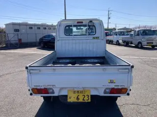 2010 Nissan Clipper Japanese Kei Truck (ac, ps) | — White 4WD Kei Trucks, photo 4 of 5