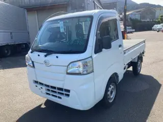 2016 Daihatsu Japanese Mini truck (ac, ps) | — White 4WD Kei Trucks, photo 1 of 7