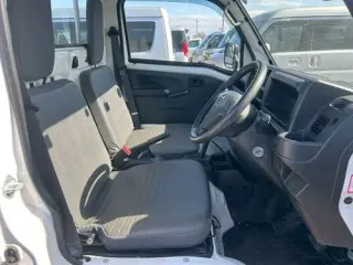 2019 Daihatsu Hijet Japanese Minitruck (ac, ps) — White 4WD Kei Trucks, photo 4 of 4
