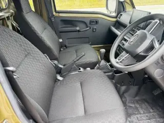 2022 Daihatsu HiJet Japanese Minitruck (ac, ps, Hard cargo) — Khaki 4WD Kei Trucks, photo 4 of 6