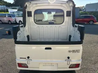 2022 Daihatsu Hijet Japanese Minitruck (ac, ps) — White 4WD Kei Trucks, photo 3 of 7