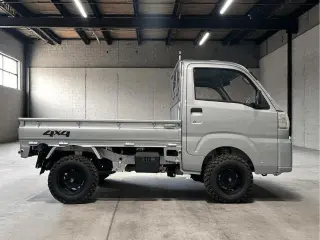 Silver 2025 Daihatsu Hijet Regular Cab Auto (Silver), CVT Automatic, imported kei truck, stock KTD-0446 (photo 4)