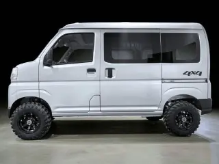 Daihatsu Hijet Cargo Auto (Silver) — Silver 4WD Kei Vans, photo 6 of 11