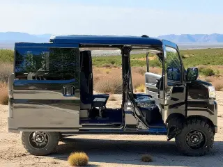 Daihatsu Hijet Deckvan Auto (Black) — Black 4WD Kei Vans, photo 6 of 11