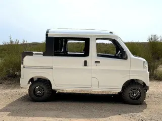 Daihatsu Hijet Deckvan Auto (Black) — Black 4WD Kei Vans, photo 11 of 11