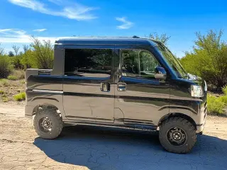 Daihatsu Hijet Deckvan Auto (Black) — Black 4WD Kei Vans, photo 5 of 11