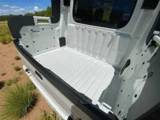 Daihatsu Hijet Deckvan Auto (White) — White 4WD Kei Vans, photo 8 of 11