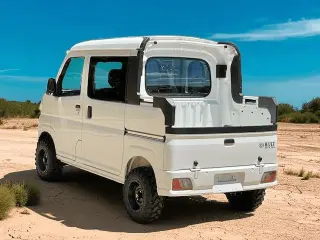 Daihatsu Hijet Deckvan Auto (White) — White 4WD Kei Vans, photo 9 of 11