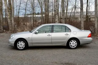 2001 Toyota Celsior Type C RWD, Fully Loaded, Auto, Like New! — Millennium Silver Metallic JDM Sedans & Sports, photo 3 of 9