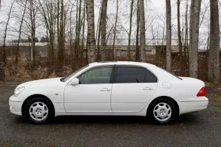 2001 Toyota Celsior Type C RWD, Leather, PS, PW, AC, Automatic — Crystal White Pearl JDM Sedans & Sports, photo 3 of 9
