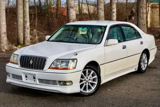 2001 Toyota Crown Majesta V8 RWD, PS, PW, AC, Aero Kit, Automatic — Crystal White Pearl JDM Sedans & Sports, photo 2 of 9