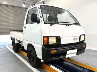 White 1990 Daihatsu Hijet Truck 4WD kei truck for sale, stock KTD-0530 (photo 1)