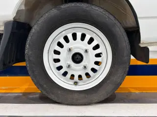 1991 Mitsubishi Minicab Truck — White 4WD Kei Trucks, photo 13 of 23