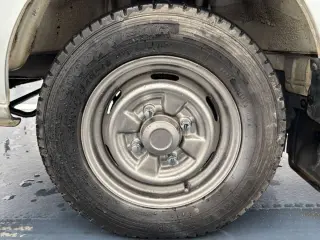 1992 Suzuki Carry Truck — White 4WD Kei Trucks, photo 16 of 25