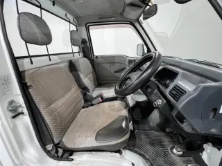 White 1993 Honda Acty Truck, 5-Speed Manual, imported kei truck, stock KTD-0555 (photo 8)