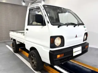 White 1993 Mitsubishi Minicab Truck 4WD kei truck for sale, stock KTD-0558 (photo 1)