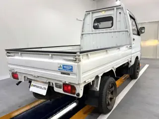 White 1993 Mitsubishi Minicab Truck, 4-Speed Manual, imported kei truck, stock KTD-0558 (photo 4)