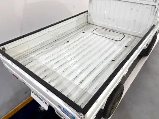 White 1993 Mitsubishi Minicab Truck 4WD kei truck for sale, stock KTD-0558 (photo 5)