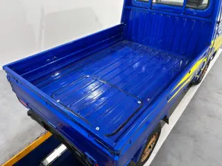 1993 Subaru Sambar Truck — Blue 4WD Kei Trucks, photo 5 of 26