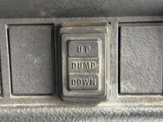 1993 Suzuki Carry Dump — White 2WD Kei Trucks, photo 21 of 42
