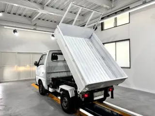 1993 Suzuki Carry Dump — White 2WD Kei Trucks, photo 8 of 42