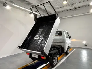 White 1993 Suzuki Carry Dumpcarry Truck, 4-Speed Manual, imported kei truck, stock KTD-0571 (photo 4)