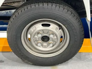 White 1994 Mitsubishi Minicab Truck, 5-Speed Manual, imported kei truck, stock KTD-0589 (photo 16)