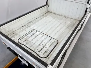 1994 Subaru Sambar Truck — White 4WD Kei Trucks, photo 5 of 26