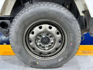 1994 Subaru Sambar Truck — White 4WD Kei Trucks, photo 16 of 26