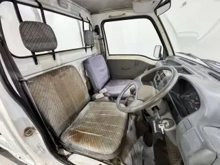 1994 Subaru Sambar Truck — White 4WD Kei Trucks, photo 10 of 26