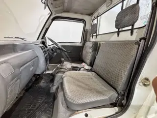 1994 Subaru Sambar Truck — White 4WD Kei Trucks, photo 9 of 24